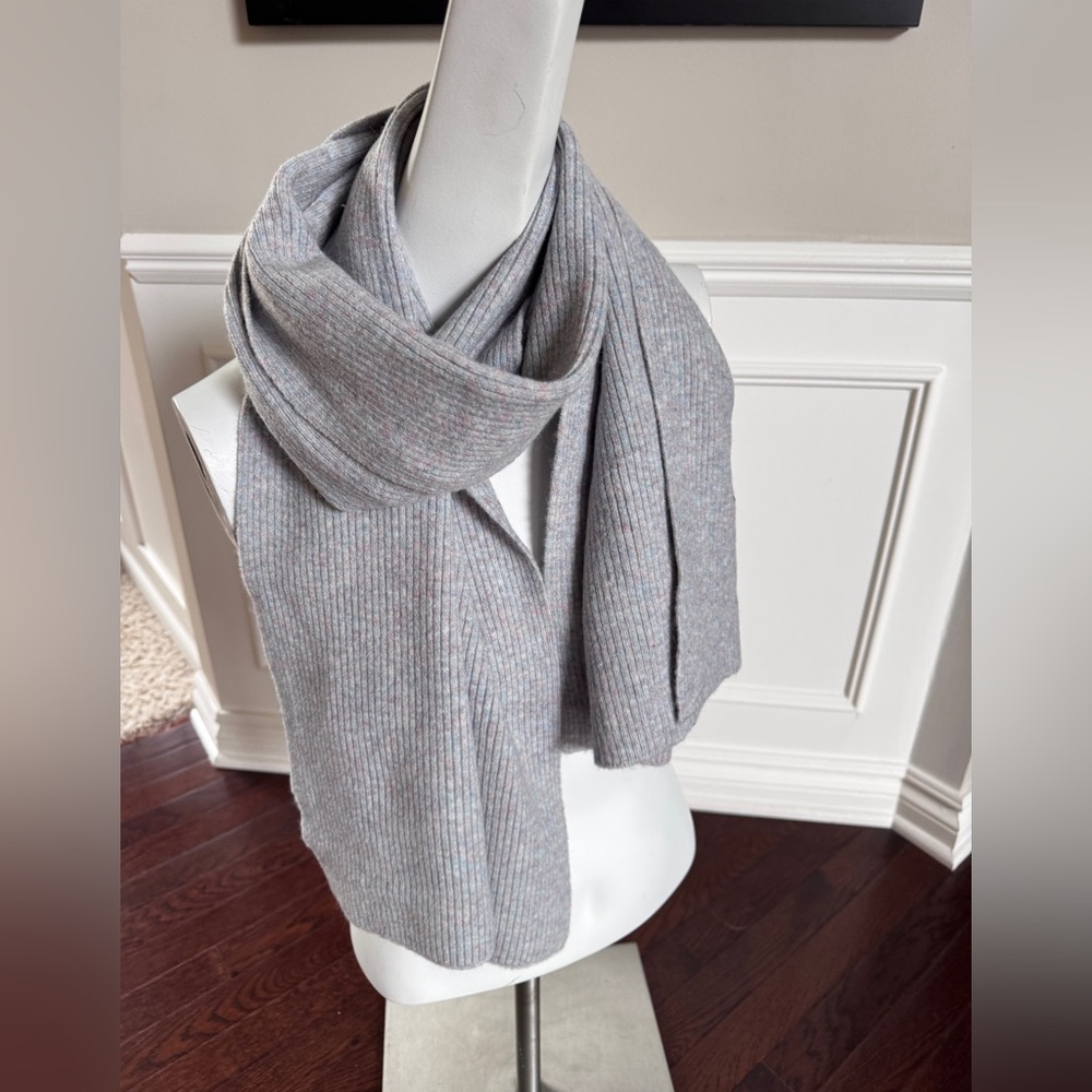 🆕 w tags! J. Crew Speckled Gray Ribbed Wool Blend Scarf